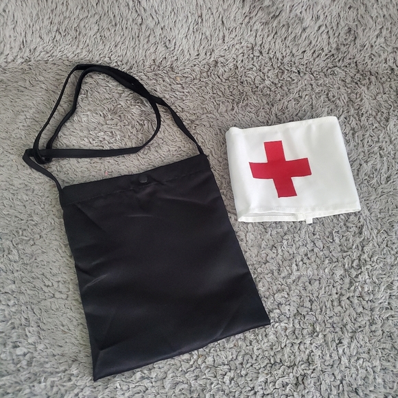 Wartime Girl Nurse Costume 4pcs Includes Dress Apron Hat Armband Size 9-10 - Picture 13 of 16